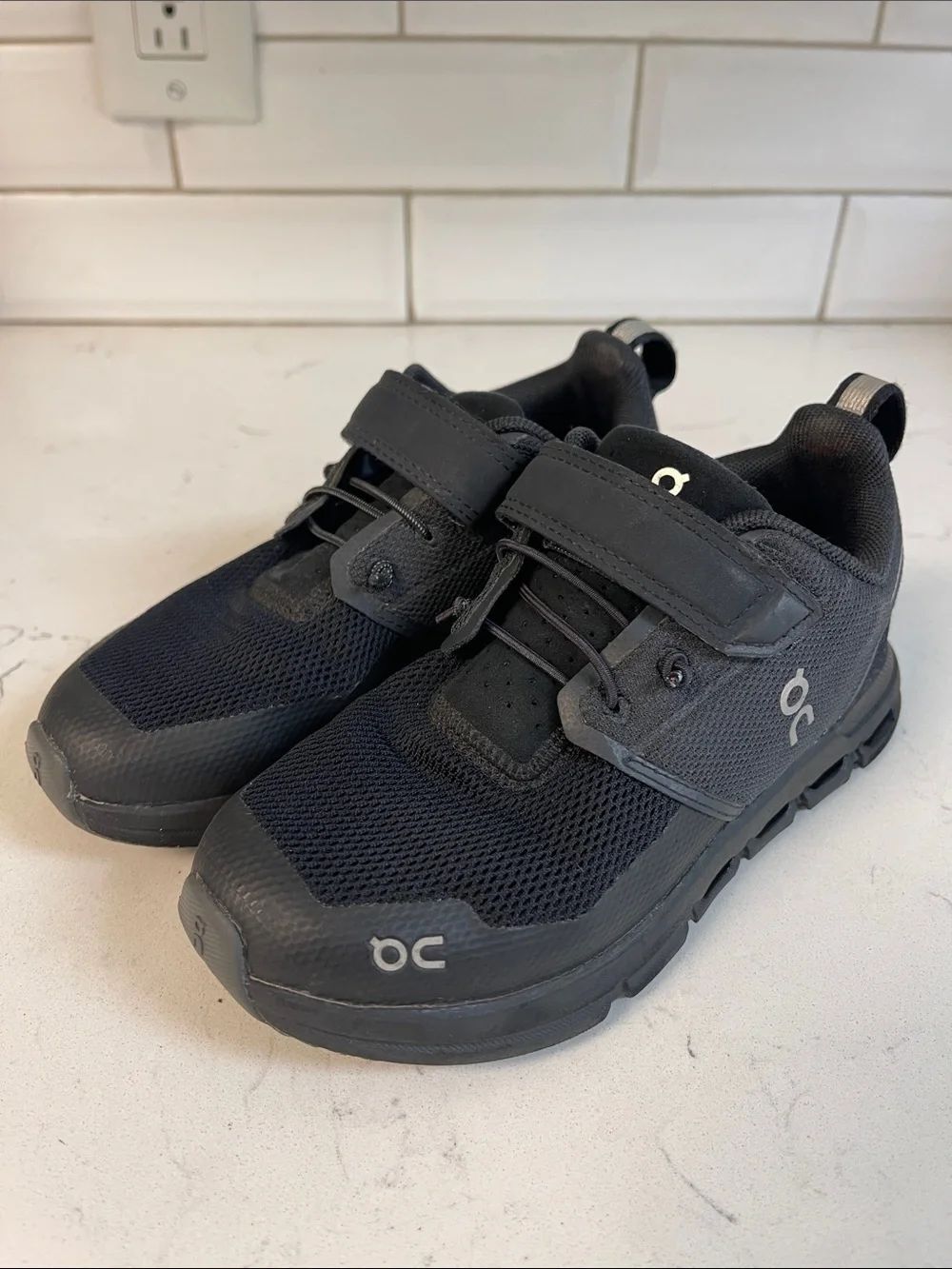 On Running Cloud Play All Black Kids Size 12.5 Style # 3KD11430485